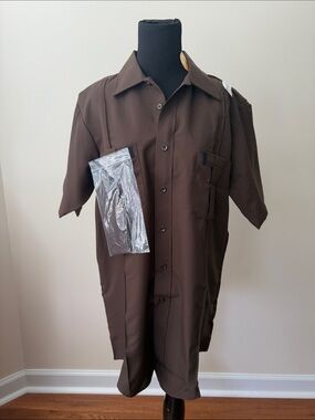 Right Image by Riverside Men's Short-Sleeve Professional Shirt